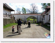 Cisarsky dvur - prijezd * Prijezd a prvni odpoledne * (41 snmku)